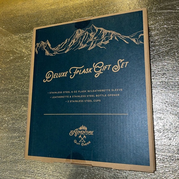 Adventure Out There Deluxe Flask Gift Set - Picture 2 of 2